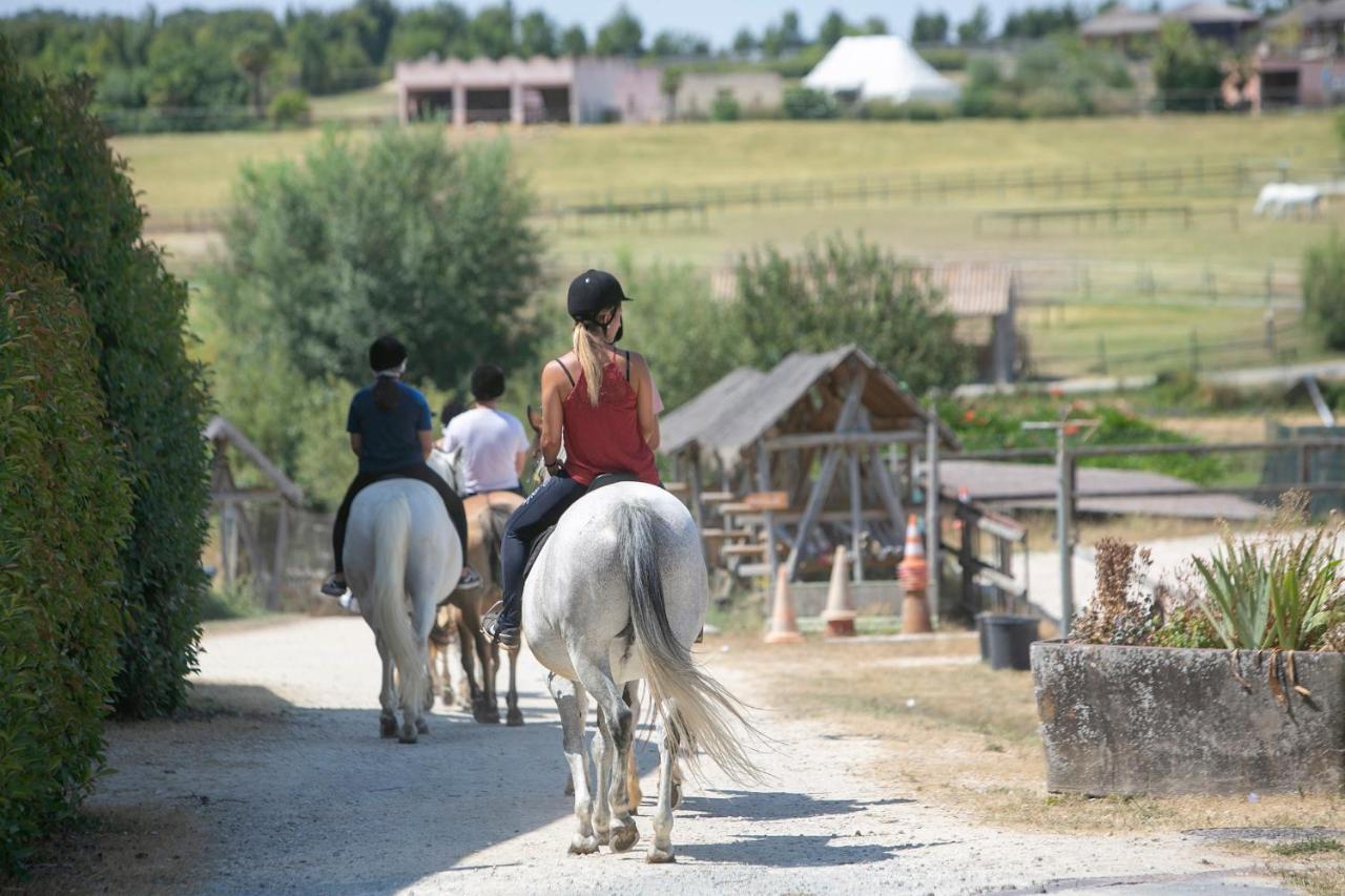 Village Vacances - Defiplanet' Dienné Dış mekan fotoğraf
